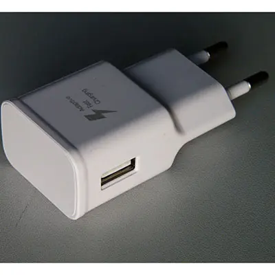 Foto dell’avviso ufficiale: Feitun FAST CHARGER, TRAVEL ADAPTER Caricabatterie USB — rischio: Scossa elettrica