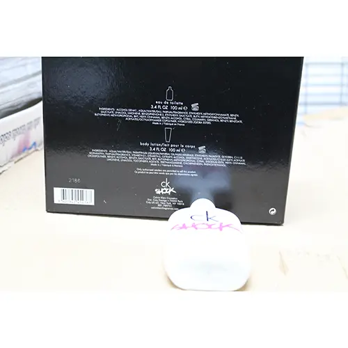 Photo de l’avis officiel: Calvin Klein CK One Shock Ensemble cosmétique — risque: Risque chimique