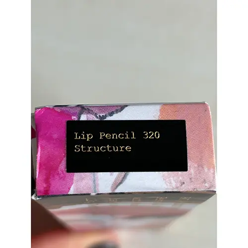 Photo de l’avis officiel: Pat McGrath Labs 320 Structure Doublure pour les lèvres — risque: Risque chimique & Environnement