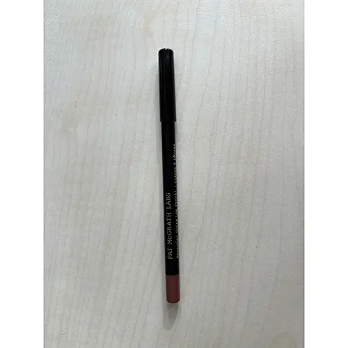 Photo de l’avis officiel: Pat McGrath Labs 320 Structure Doublure pour les lèvres — risque: Risque chimique & Environnement