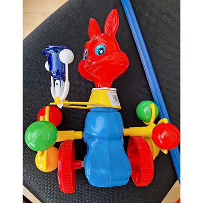 Foto do aviso oficial: Wieslaw Suchanek Children's toy (24m+) Brinquedo push-along — risco: Engasgamento