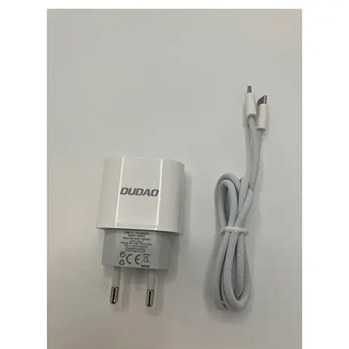 Foto uit de officiële melding: Dudao PD20W quick charger USB-oplader — risico: Milieu (SR/00225/25)