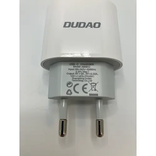 Foto uit de officiële melding: Dudao PD20W quick charger USB-oplader — risico: Milieu (SR/00224/25)