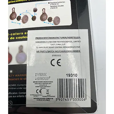 Photo de l’avis officiel: LED clip-on pet safety light for you and your dog Feu de sécurité — risque: Environnement