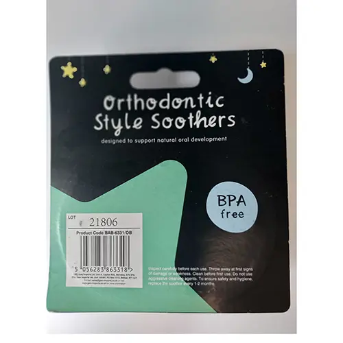 Foto aus der offiziellen Meldung: 123 Baby Essentials Orthodontic Style Soothers 2 Pack Schnullerset — Risiko: Chemikalie & Ersticken