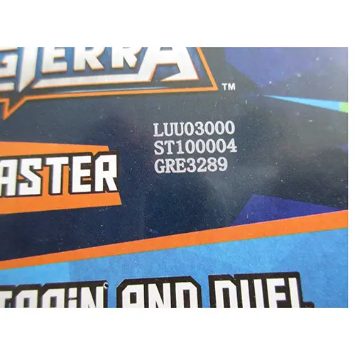 Foto aus der offiziellen Meldung: SLUGTERRA ELI'S BLASTER - collect, train and duel to be a slugslinging hero! Spielzeugpistole — Risiko: Verletzungen