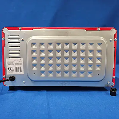 Foto aus der offiziellen Meldung: Retoo Mini-Elektrobackofen 10L 900W Elektrischer Ofen — Risiko: Elektrischer Schlag