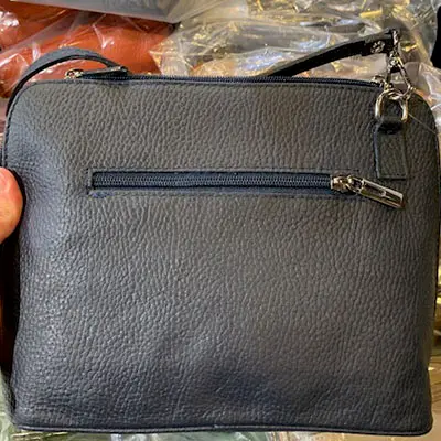 Foto del aviso oficial: KEVIM PARIS Fabriqué en Italie - Genuine leather - Borse in pelle Bolsa — riesgo: Riesgos químicos