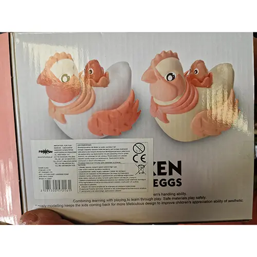Photo de l’avis officiel: Chicken will lay eggs Jouet en plastique — risque: Étouffement & Blessures