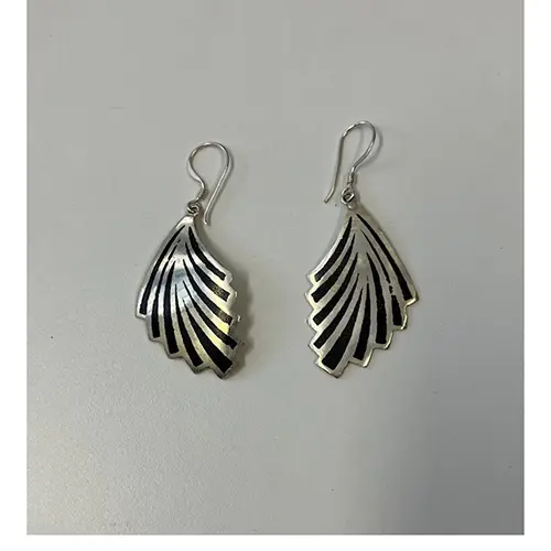 Photo de l’avis officiel: White metal Dara Black Earring Boucles d'oreilles — risque: Risque chimique