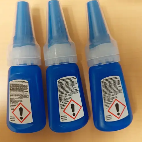 Photo de l’avis officiel: LOOLIFL Instant adhesive Quick drying Specific Glue Colle — risque: Risque chimique