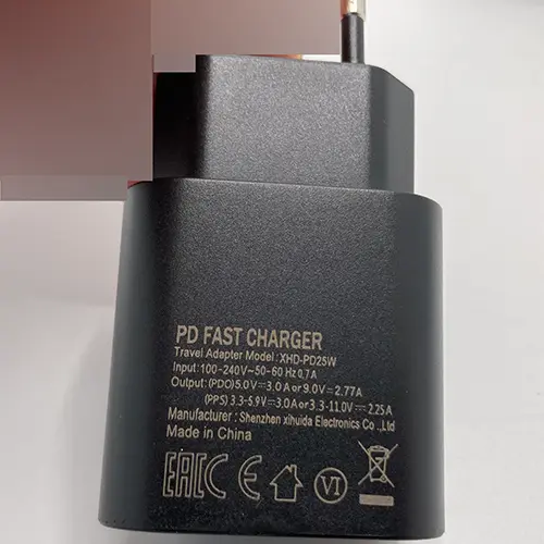 Foto uit de officiële melding: 25W PD Adapter USB-oplader — risico: Milieu