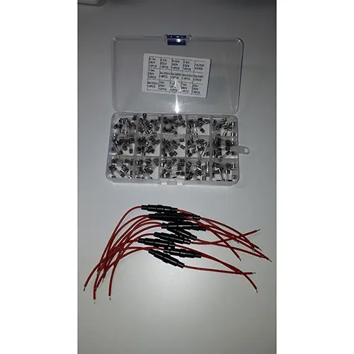 Foto do aviso oficial: Easyhomie 150 Pieces 15 Values 5 x 20 mm Glass Fuse with 10 Pieces 22 AWG Fuse Holder Inline Screw Type Conjun — risco: Incêndio