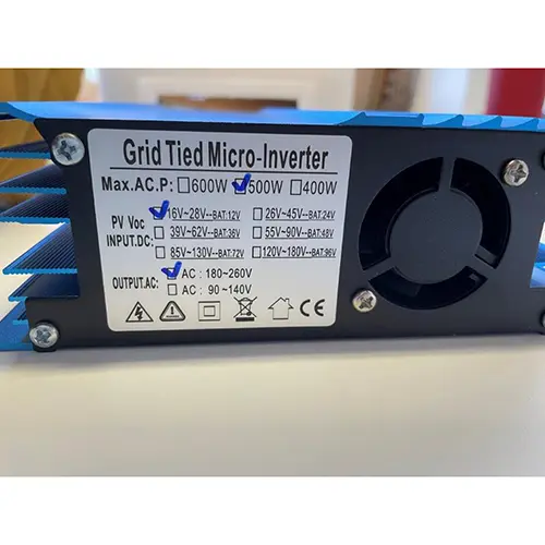 Foto do aviso oficial: Solar gekoppelter Wechselrichter Micro-inversor ligado à rede — risco: Choque elétrico