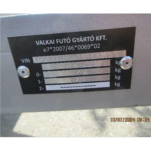 Photo from the official notice: VALKAI VALKAI 11 food trailer — injuries risk