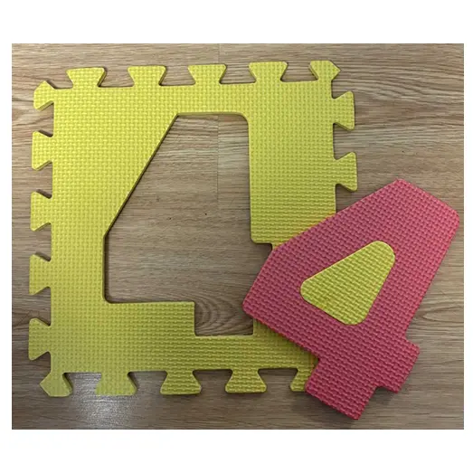 Foto aus der offiziellen Meldung: Play More Numeri 10 pezzi Puzzlematte — Risiko: Ersticken