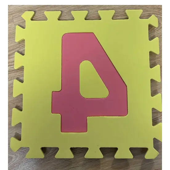 Foto aus der offiziellen Meldung: Play More Numeri 10 pezzi Puzzlematte — Risiko: Ersticken