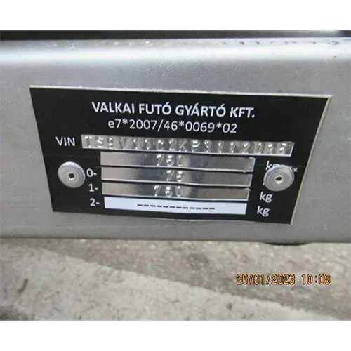 Photo from the official notice: VALKAI 11 boxed body trailer — injuries risk