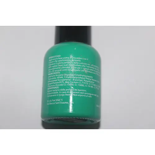 Foto aus der offiziellen Meldung: j&amp;y Yes • J&amp;Y ® Nagellack — Risiko: Chemikalie
