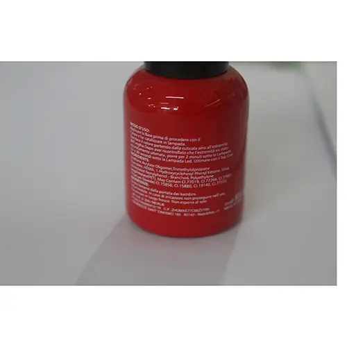 Photo de l’avis officiel: Kiss Oumi ® Italia Color Gel soak Off Vernis à ongles — risque: Risque chimique