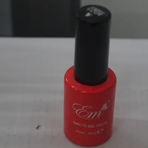Foto dell’avviso ufficiale: Em Milano ® Smalto gel color Vernice per unghie — rischio: Rischio chimico (SR/01932/25)