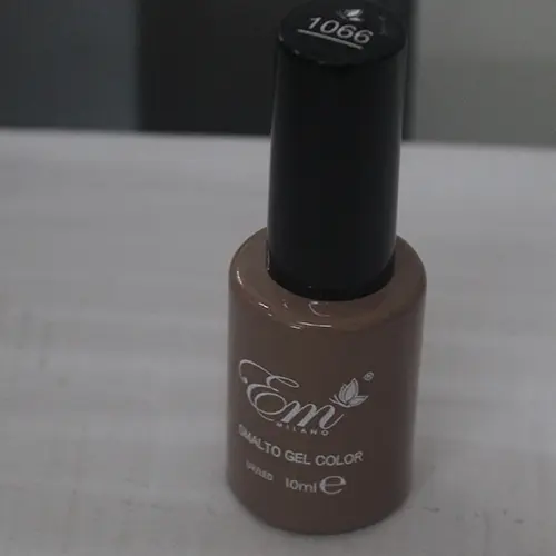 Foto dell’avviso ufficiale: Em Milano ® Smalto gel color Vernice per unghie — rischio: Rischio chimico (SR/01932/25)
