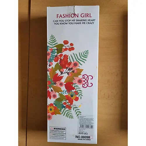 Foto do aviso oficial: BEAUTIFUL STYLE 3+, Beauty, COME AND JOIN ME IN SHARING GOOD FUN Boneca de plástico — risco: Químico