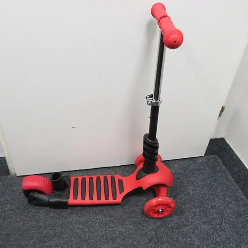 Photo de l’avis officiel: INDIANA Scooter 5 in 1 Trottinette de jouet — risque: Blessures
