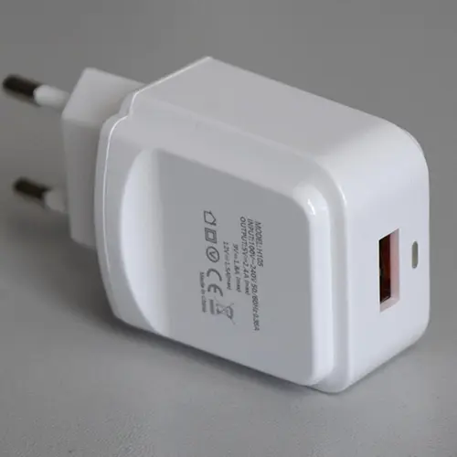 Photo de l’avis officiel: HAOJUE Chargeur USB — risque: Choc électrique