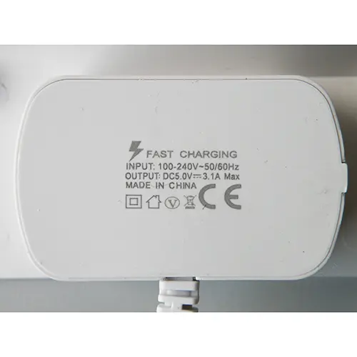 Photo de l’avis officiel: ORIGINAL HIGH SPEED SOCKET STAND CHARGER Chargeur USB — risque: Choc électrique