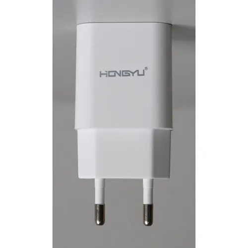 Photo de l’avis officiel: Hongyu FAST CHARGER Chargeur USB — risque: Choc électrique