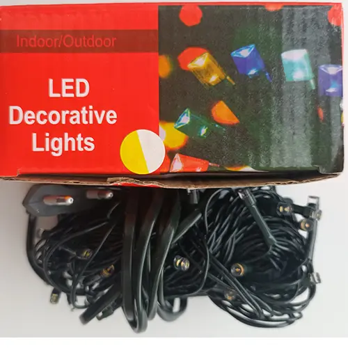 Photo de l’avis officiel: 50L LED dekorativní světelný řetěz Chaîne d'éclairage — risque: Choc électrique