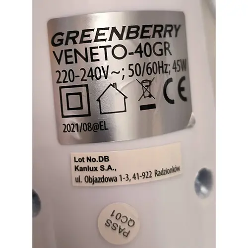 Foto aus der offiziellen Meldung: GREENBERRY Stand fan Elektrischer Ventilator — Risiko: Schnittwunden & Elektrischer Schlag