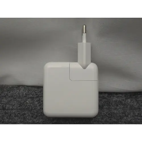 Photo de l’avis officiel: 30W USB-C Power/Adapter Chargeur USB — risque: Choc électrique