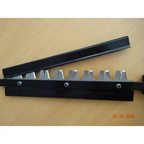 Photo from the official notice: Kadimendium Taille-haie Adap... angle grinder conversion kit — cuts risk