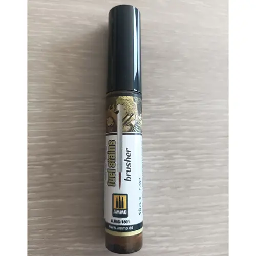 Foto aus der offiziellen Meldung: AMMO OF MIG JIMENEZ Fresh engine oil Brusher Modelllack-Set — Risiko: Chemikalie