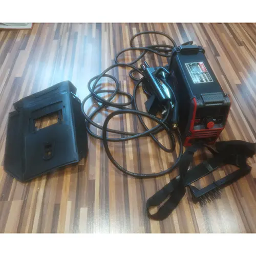 Photo de l’avis officiel: RED Technic Machine à souder — risque: Choc électrique (SR/02589/25)