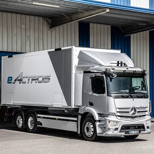 Photo from the official notice: Mercedes-Benz Actros, eActros lorry — injuries risk (SR/02644/25)