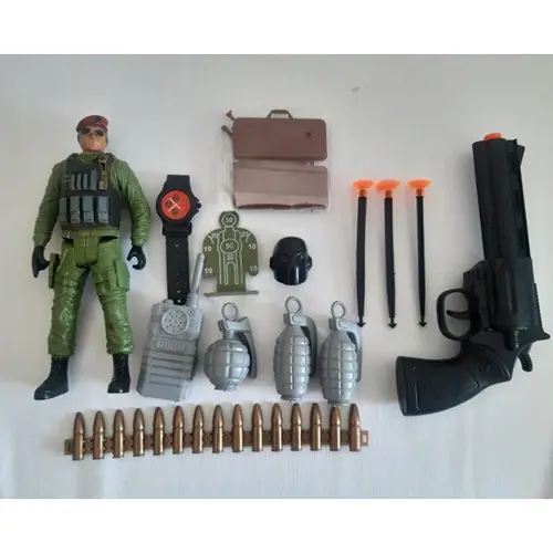 Photo de l’avis officiel: REAL HEROES Ensemble militaire de jouet — risque: Étouffement