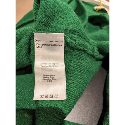 Foto uit de officiële melding: Compania Fantastica mini Kindervest — risico: Verwonding & Verwurging