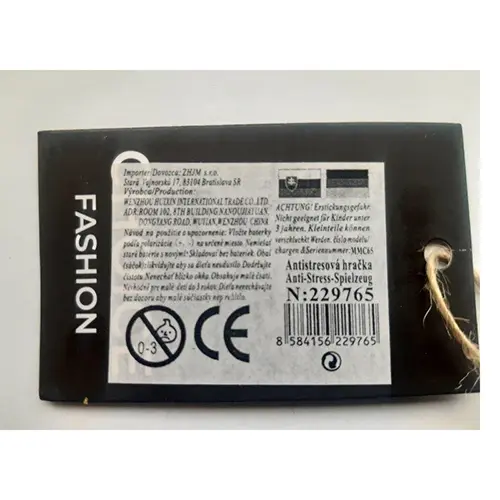 Photo from the official notice: Anti-stress-spielzeug plastic toy — choking risk