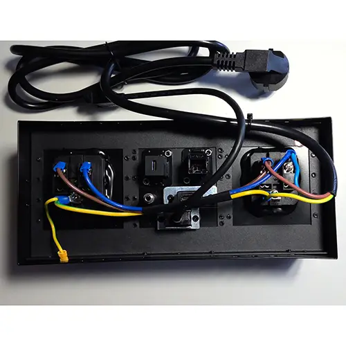 Photo from the official notice: Euphoriajinshi Table socket power socket hub — electric shock risk