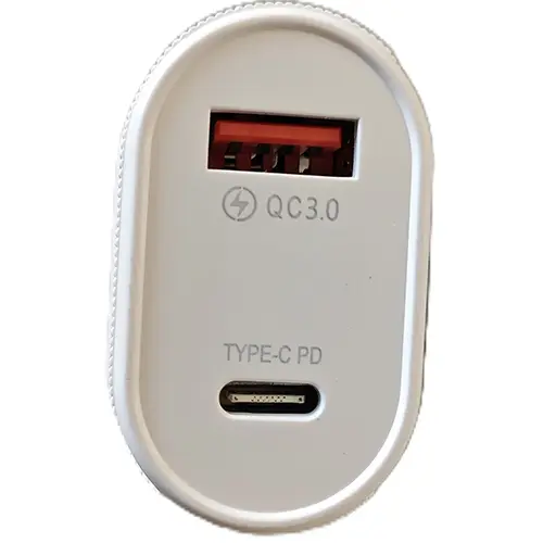 Photo de l’avis officiel: Travel adapter Adaptateur de voyage — risque: Choc électrique
