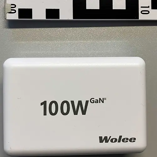 Photo from the official notice: Wolee USB C Ladegerät 100W, USB C Netzteil 5 Ports mit Schalter, GaN PD 45W Laptop Port, Geflecht-Kabel usb c  — electric shock risk