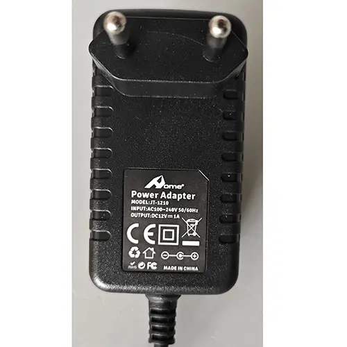 Foto do aviso oficial: Home® UNIVERSAL CHARGER Adaptador — risco: Choque elétrico
