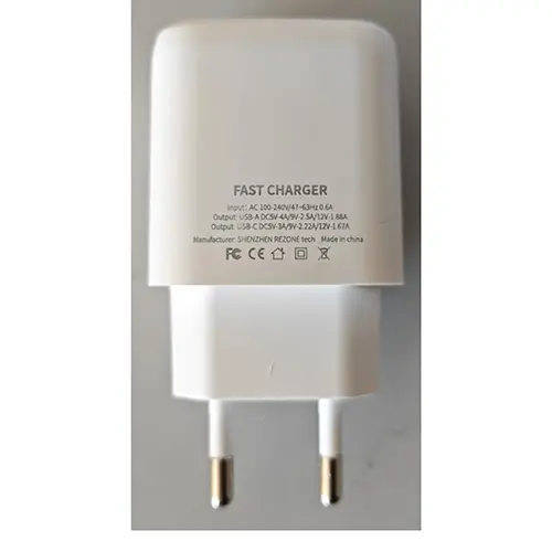 Foto do aviso oficial: YOURZ FAST CHARGE Adaptador — risco: Choque elétrico