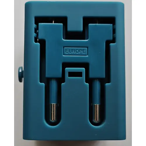 Photo de l’avis officiel: LEGAMI Universal travel adapter Adaptateur de voyage — risque: Choc électrique
