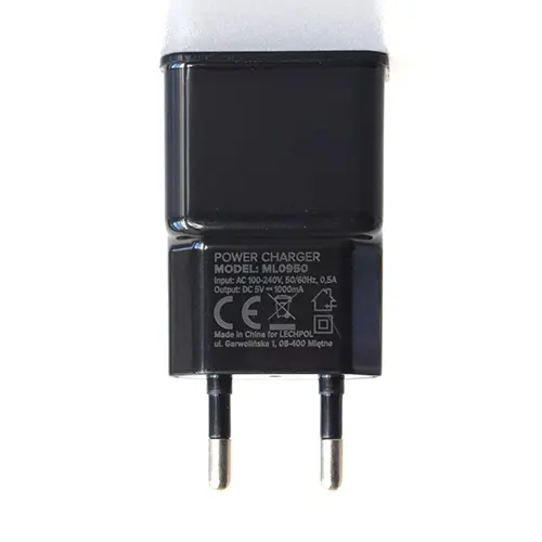 Foto uit de officiële melding: Rebel POWER POWER CHARGER USB-oplader — risico: Elektrische schok