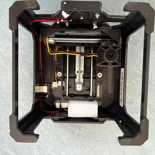 Photo de l’avis officiel: HomdMarket Graviermaschine, mit 8*8 cm Arbeitsbereich für Anfänger Machine de gravure laser — risque: Dommages à la vue
