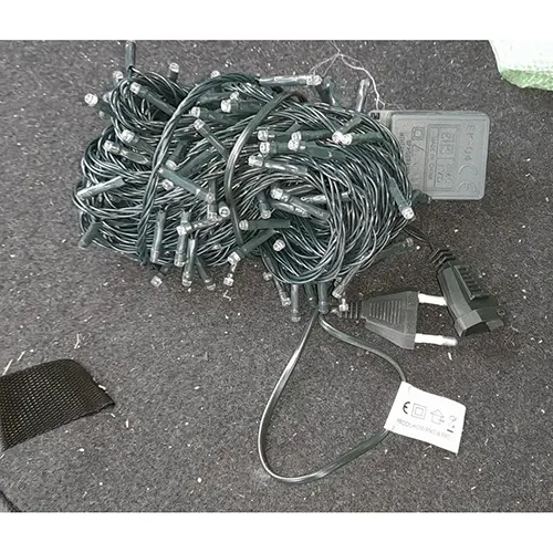 Foto do aviso oficial: Lampki choinkowe led Corrente de iluminação — risco: Choque elétrico (SR/03132/25)